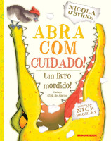 Abra com cuidado! Um livro mordido! 